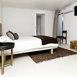 Santa Bica Eat Drink & Sleep Bed and breakfast