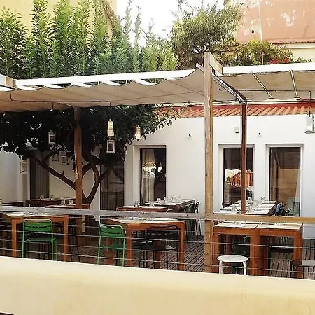 Bed & Breakfast Santa Bica Eat Drink & Sleep Lisboa