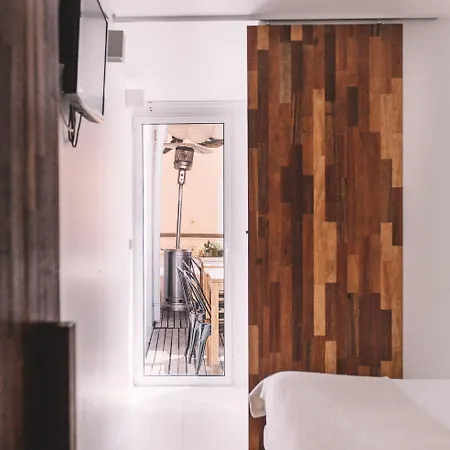 Santa Bica Eat Drink & Sleep Panzió