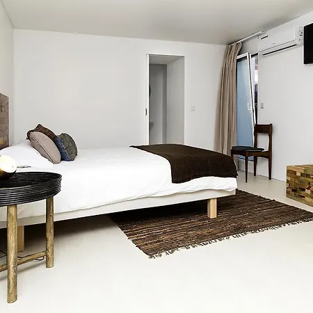 Santa Bica Eat Drink & Sleep Panzió