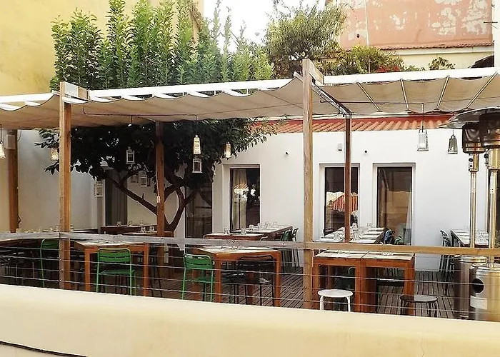 Bed & Breakfast Santa Bica Eat Drink&sleep Lissabon