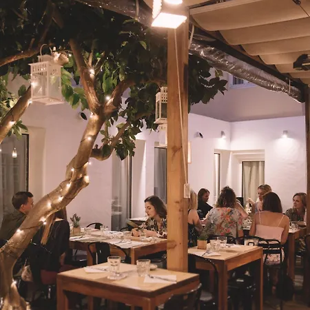 فندق مبيت وإفطار Santa Bica Eat Drink & Sleep